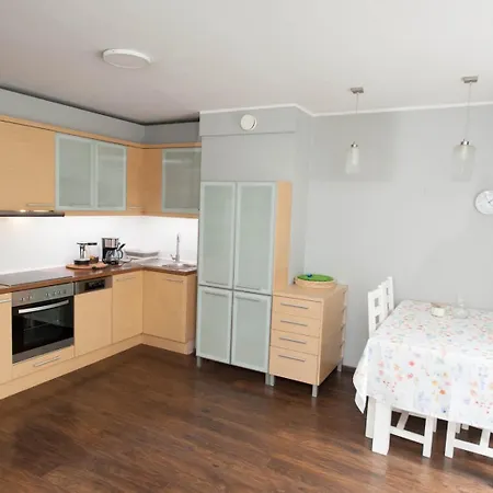 Portlight -at Marina Yacht Park, Old Town Apartmán